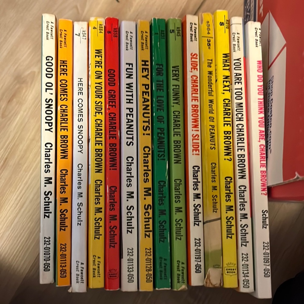 Vintage collectible Charlie Brown’s book set of 14 books.